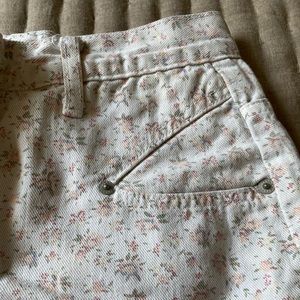 Floral High Waisted Shorts 🌸